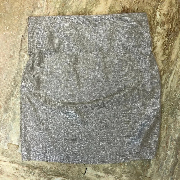 BCBGENERATION Metallic Gold Mini Skirt M - Picture 4 of 5
